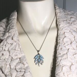 BEAUTIFUL pendant necklace